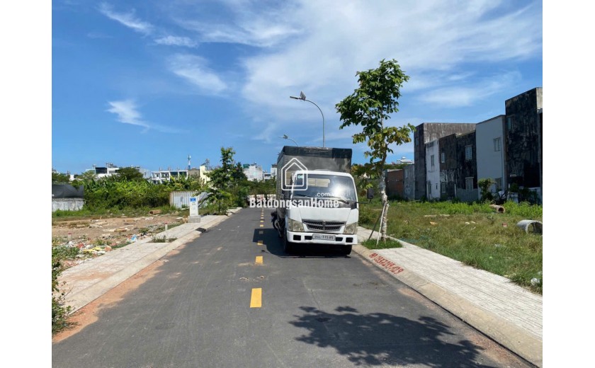 HÓT - GẤP BÁN ĐẤT 4 X 19 CHỈ 4 TỶ 8 ĐƯỜNG 8M