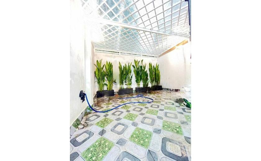 Nhà mới 3 tầng, hẻm thông, giáp Quận 7 – Huỳnh Tấn Phát, 4 TỶ 350