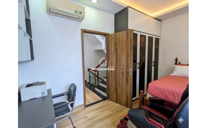 Bán Nhà Mới Đẹp Góc 2 Mặt Tiền Đường Huỳnh Tấn Phát, Quận 7  - 5TỶ8.