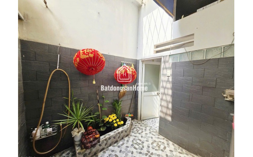 Bán nhà sát AEON Tân Phú - 3 tầng - 95m2(4.3X22m) - 6.x tỷ - HXH