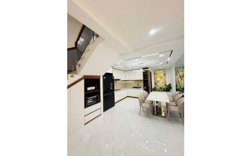 Tân Bình - Xe Hơi Ngủ Trong Nhà - THANG MÁY - Nhà Mới Đẹp - Sổ A4 - Hoàn Công Đủ - 63M - Nhỉnh 14 Tỷ