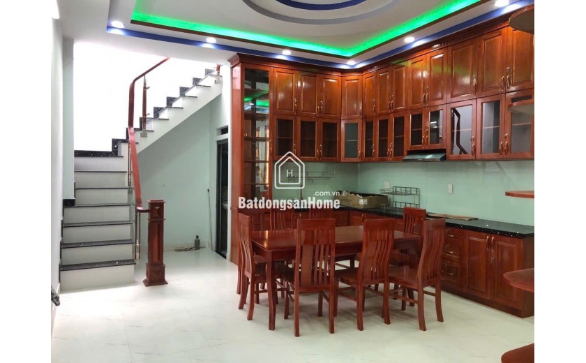 Bán nhà Quận 7 – DT 104,6m² (5x21m), kết cấu 3 tầng BTCT 8 TỶ 2